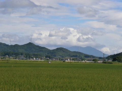 筑波山に掛かる入道雲