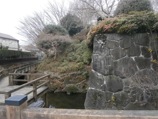 上三川城石垣と堀